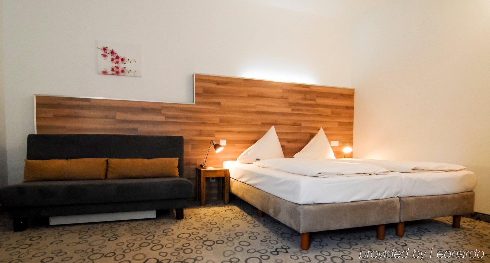 Petul Apart Hotel Am Ruhrbogen Bochum Esterno foto